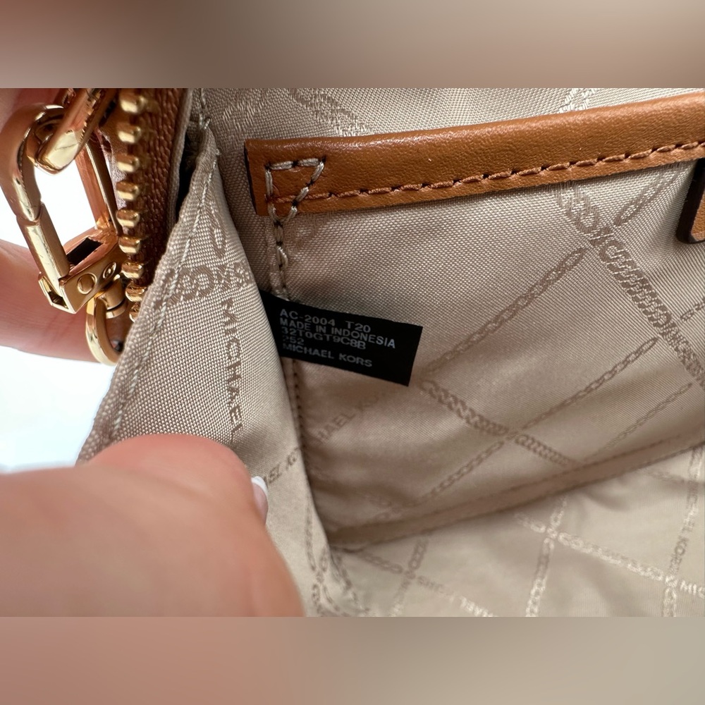Michael Kors Jet Set Charm Small Logo Crossbody Bag - Picture 9 of 10